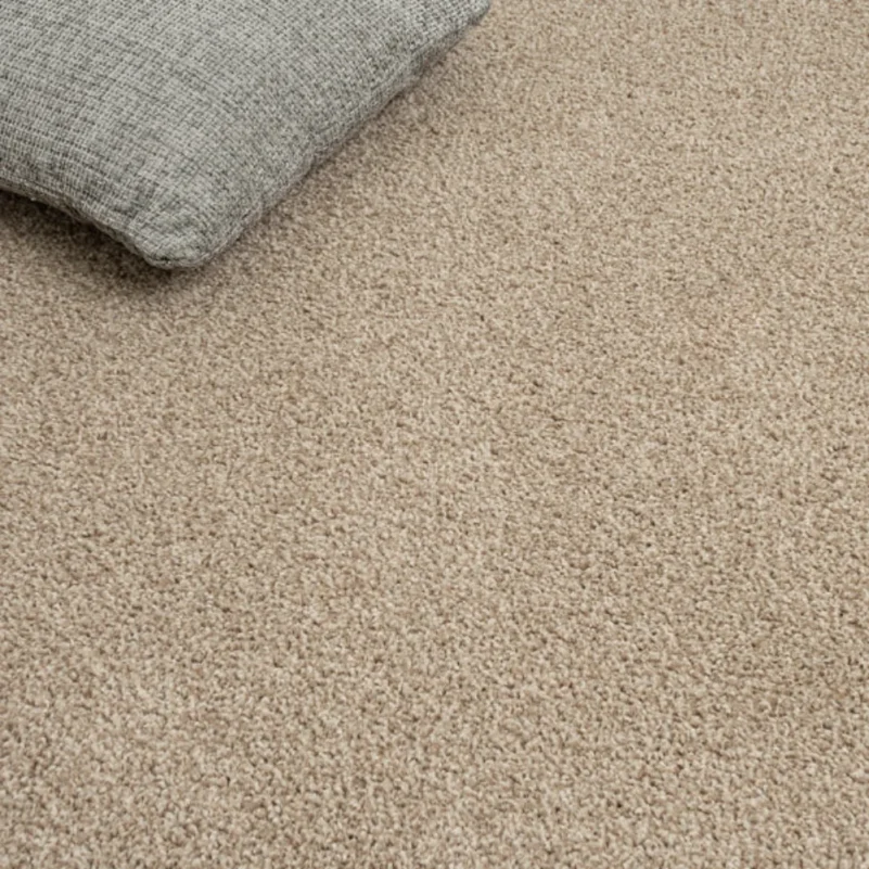 Avalon Saxony beige carpet for bedrooms