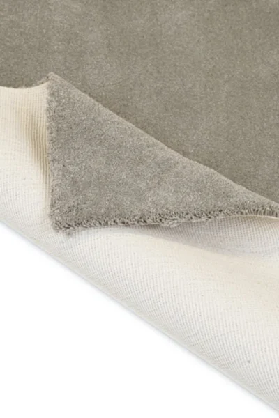 Moxie Saxony plush carpet for interiors