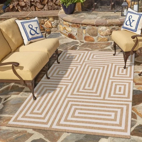 Outdoor rugs Dubai for garden spaces
