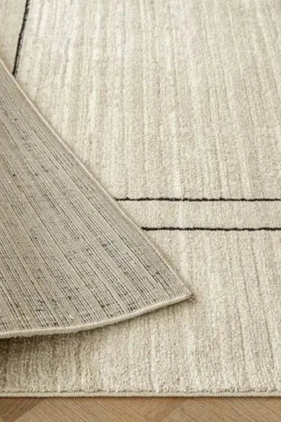 Contrast Black Border Rug