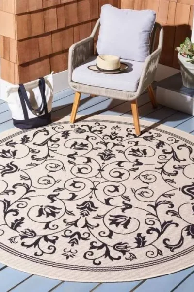 Courtyard Clarine Rug img 1