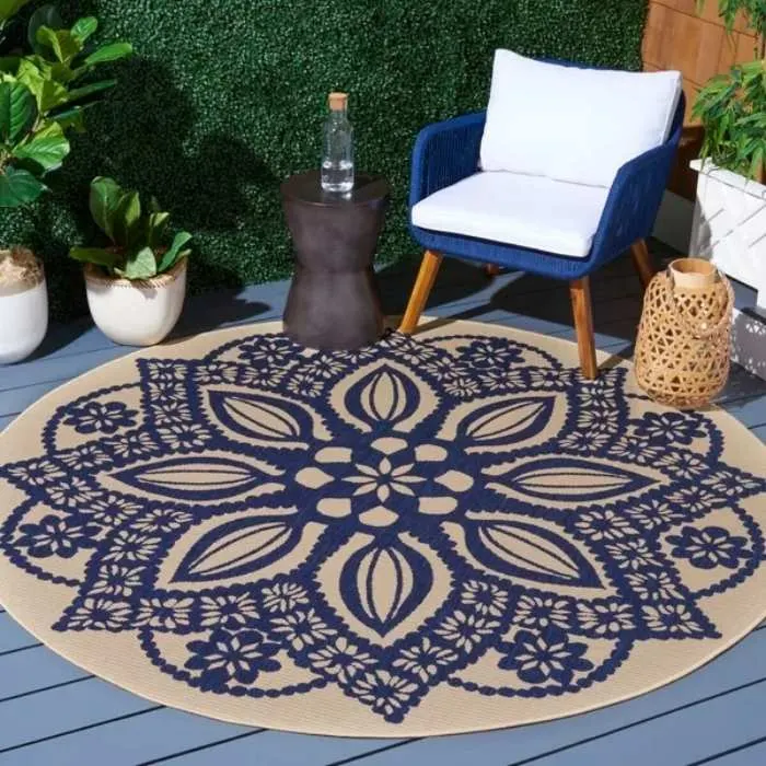 Courtyard Modern Round Rug