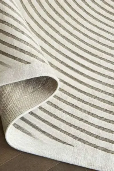 Curves Straight Round Carpet img 1