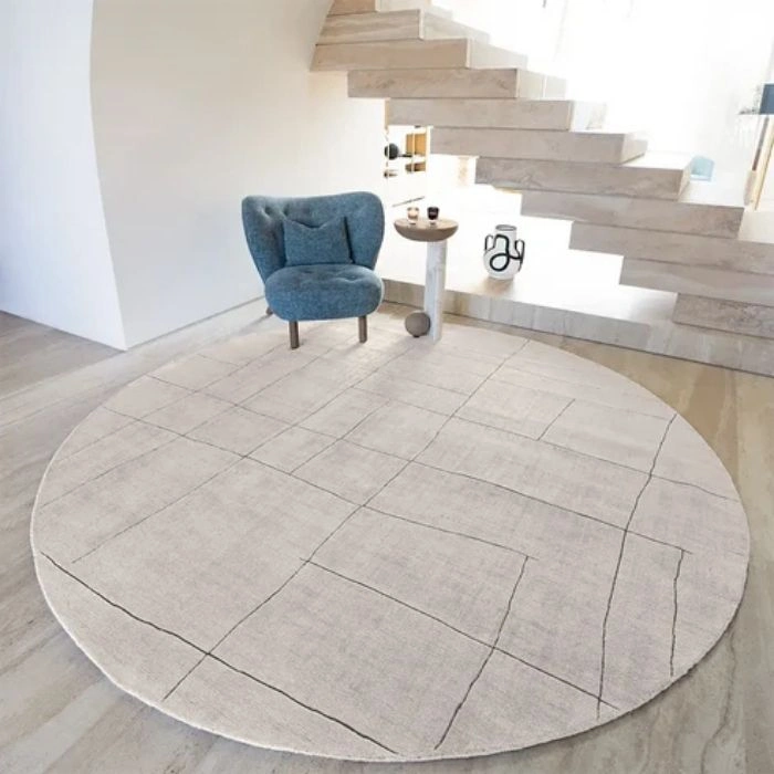 Line-drawn Patterned Round Carpet