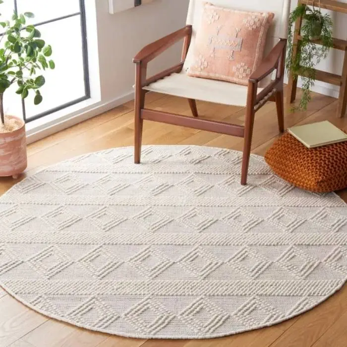 Natura Loomed Round Rug