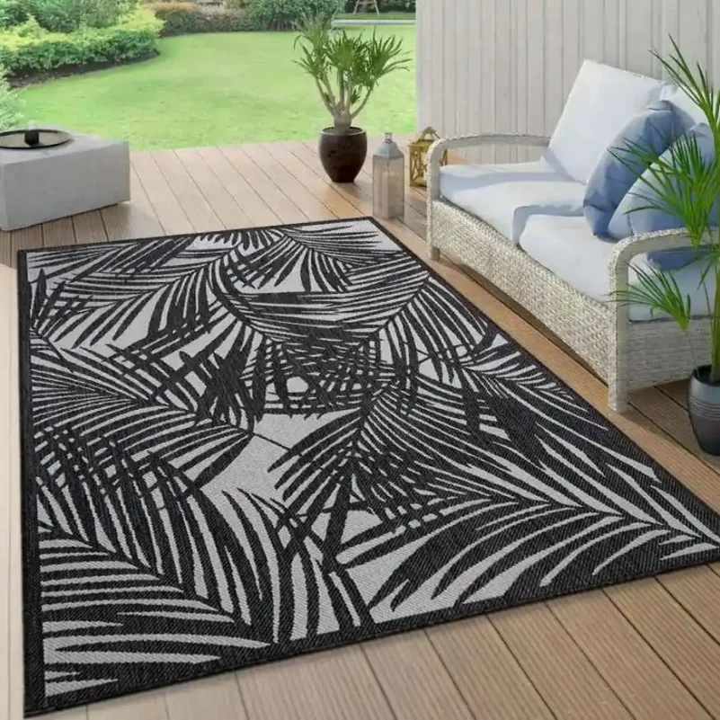 Palm Leaf Outdoor Rug img 1