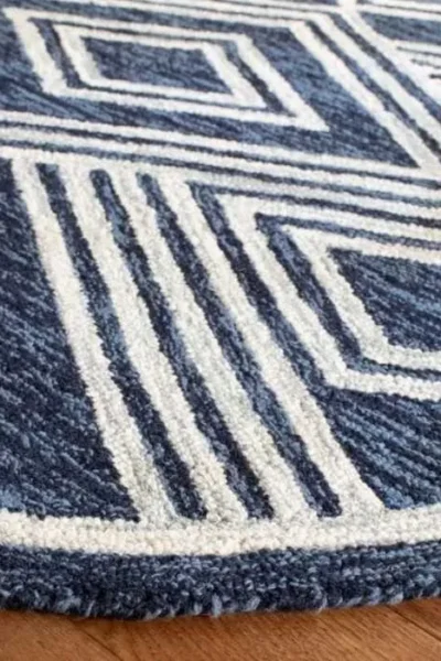 Micro Tufted Round Rug img 1